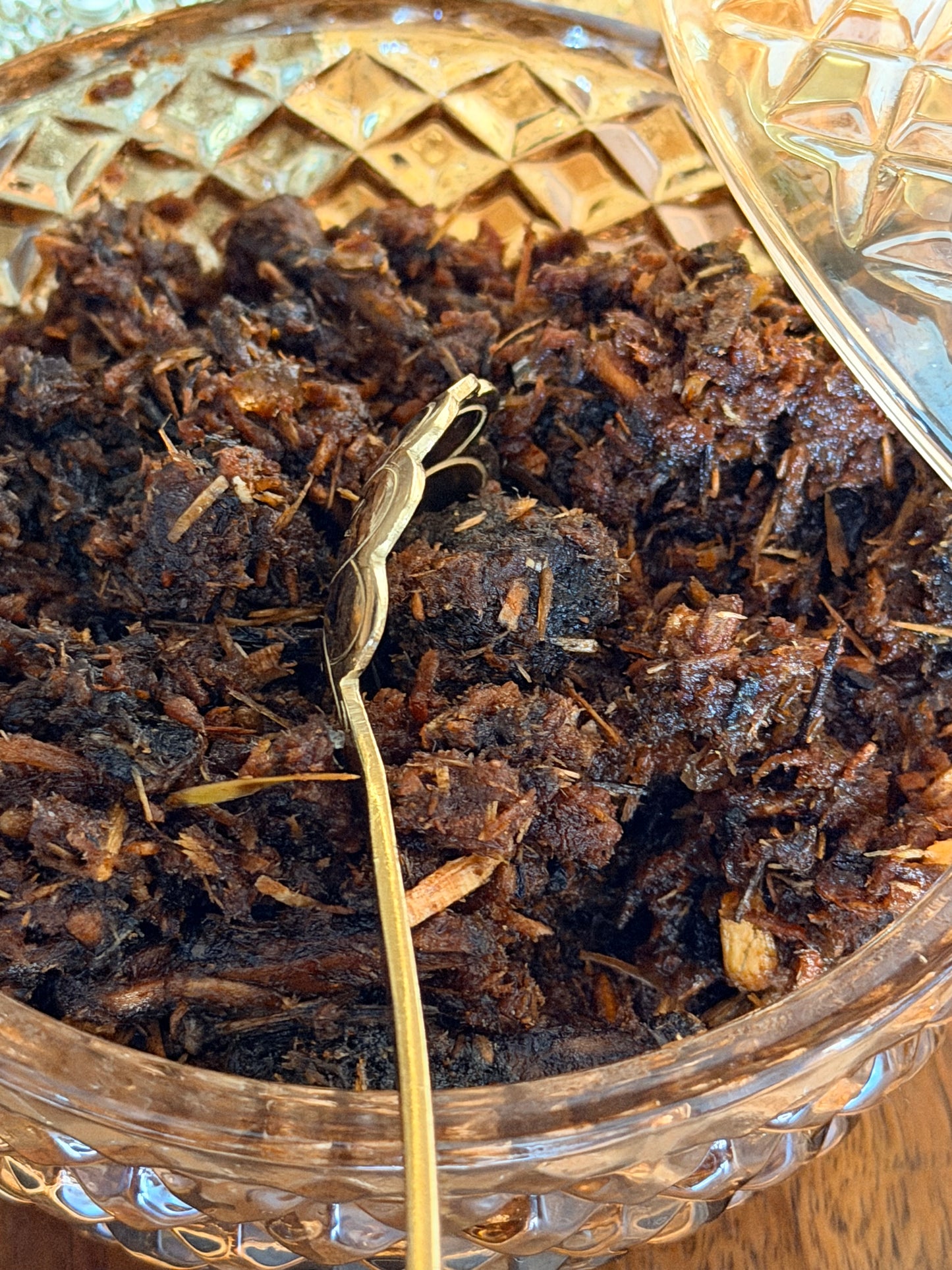 Acacia, Agar and Sandalwood Tonka Bakhoor