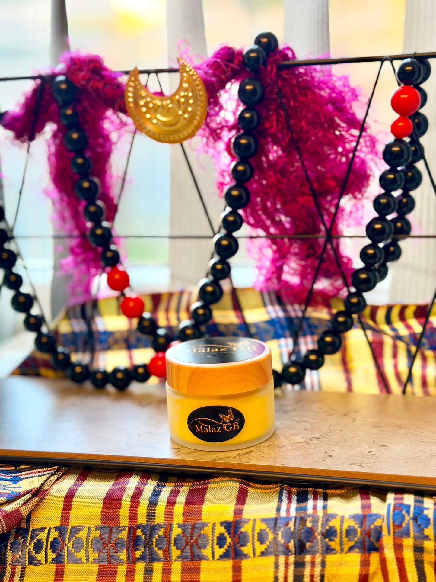 Golden Veil Makhamaria — Soft Sandalwood & Amber