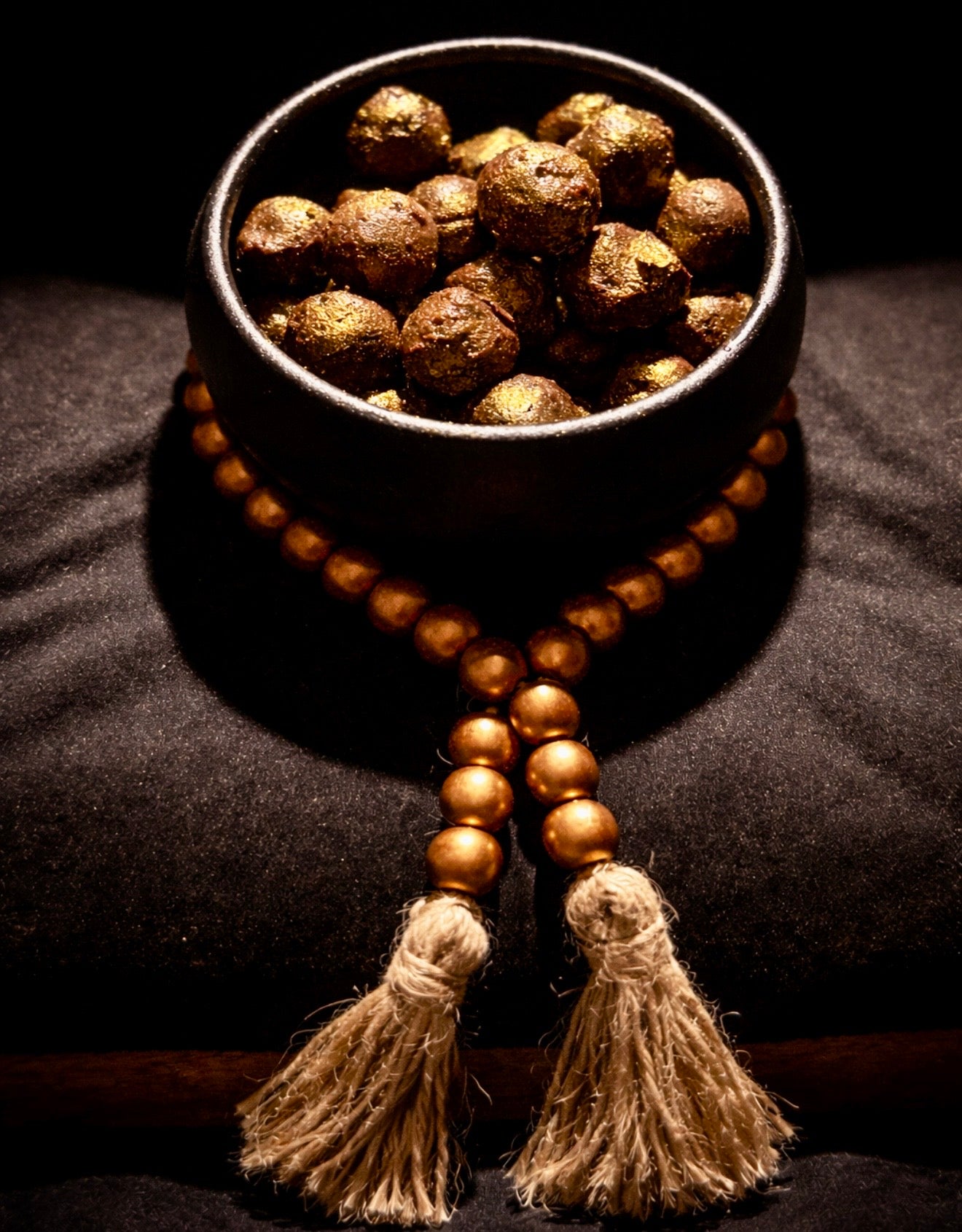 Sudanese Golden Veil Dilka Body Polish: Sandalwood & Turkish Musk